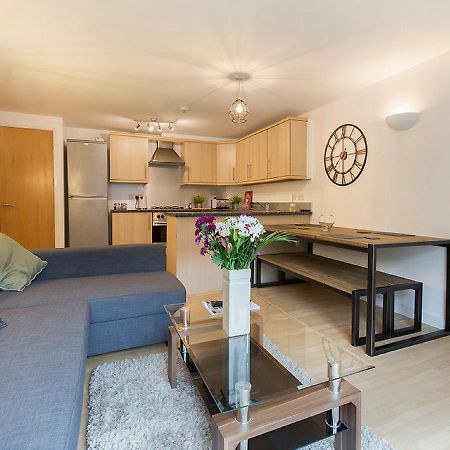 Raleigh Square - 2Br Ground-Floor Apartment In 노팅엄 외부 사진