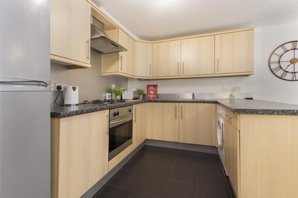 Raleigh Square - 2Br Ground-Floor Apartment In 노팅엄 외부 사진