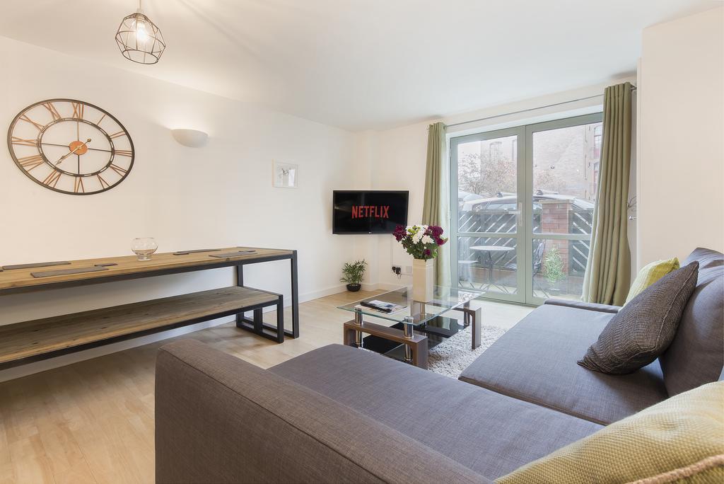 Raleigh Square - 2Br Ground-Floor Apartment In 노팅엄 외부 사진
