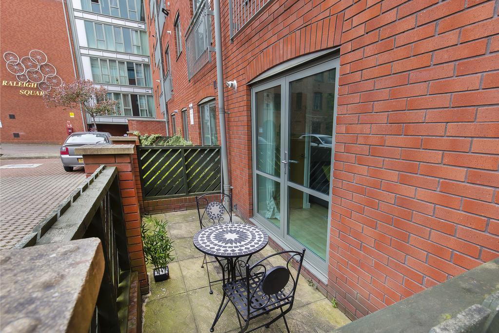 Raleigh Square - 2Br Ground-Floor Apartment In 노팅엄 외부 사진