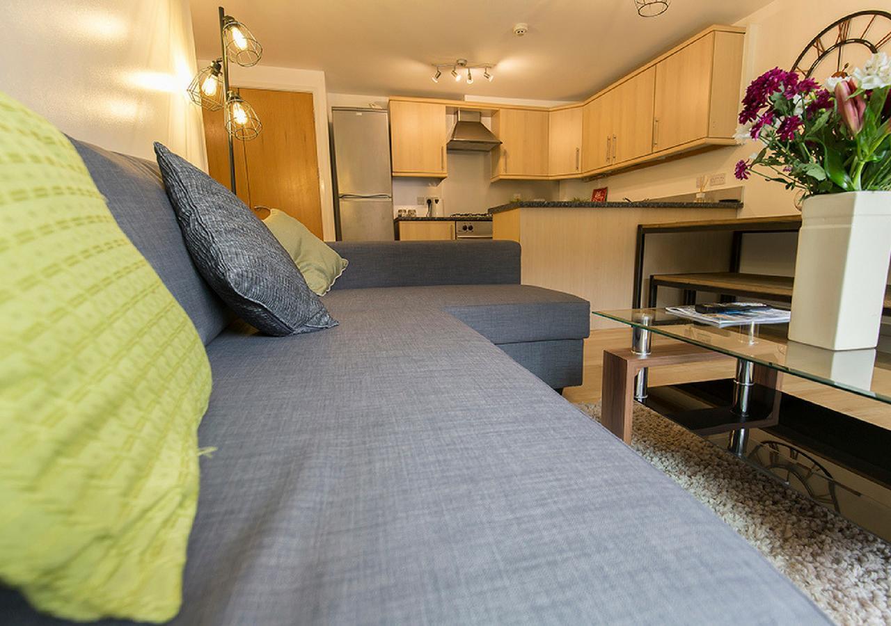 Raleigh Square - 2Br Ground-Floor Apartment In 노팅엄 외부 사진